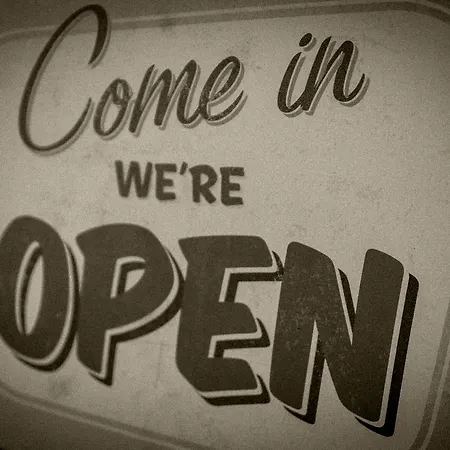 Hisa Na Travniku Hostel Dob