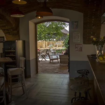 Hisa Na Travniku Hostel *