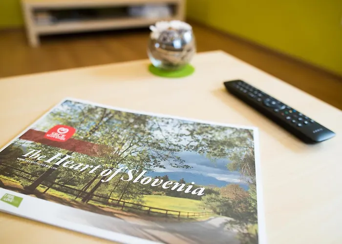 Hisa Na Travniku Ostello