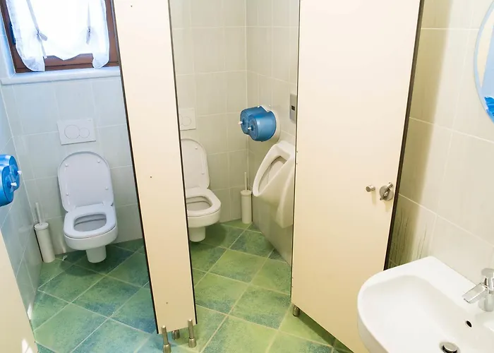 Hisa Na Travniku Ostello *