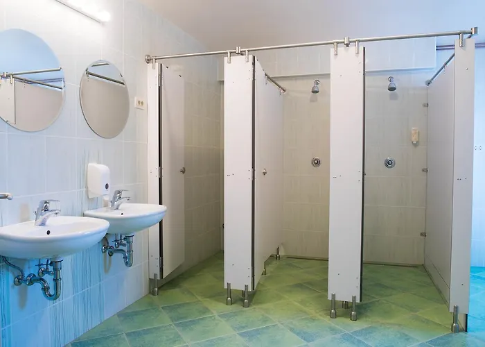 Hisa Na Travniku Dob