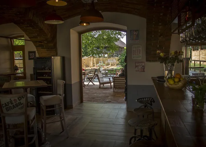 Hisa Na Travniku Ostello *